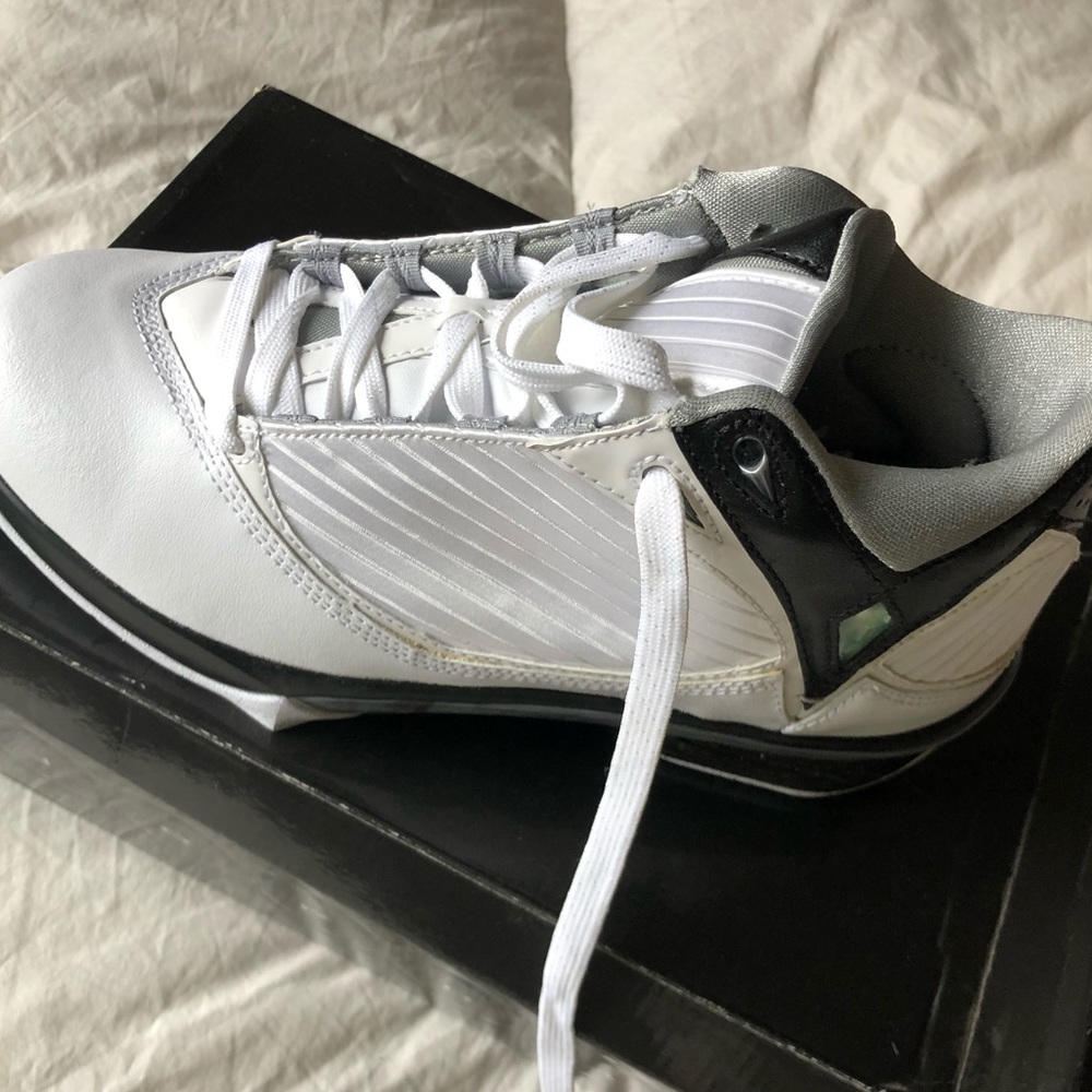 NVr worn. Jordan 2009 (GS) Youth Sz 6.5. Wmn sz 8